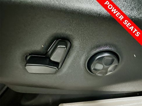 Used 2018 Chrysler Pacifica Touring-L image 32