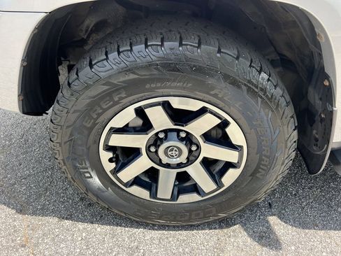 Used 2021 Toyota 4Runner TRD Off-Road Premium w/ Wilderness Package (TMS) AWD/4WD image 8