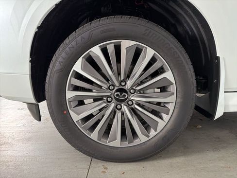 Certified 2026 INFINITI QX80 Luxe w/ Cargo Package AWD/4WD image 7
