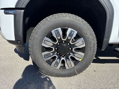 New 2026 GMC Sierra 2500 Denali w/ Technology Package AWD/4WD image 10