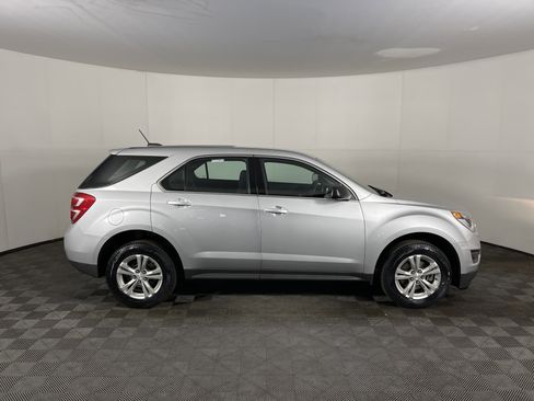 Used 2017 Chevrolet Equinox LS image 5