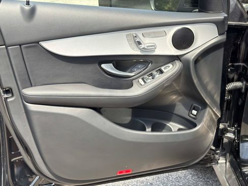 Used 2022 Mercedes-Benz GLC 300 image 15