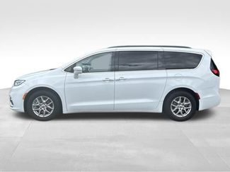 Used 2021 Chrysler Pacifica Touring FWD video 2