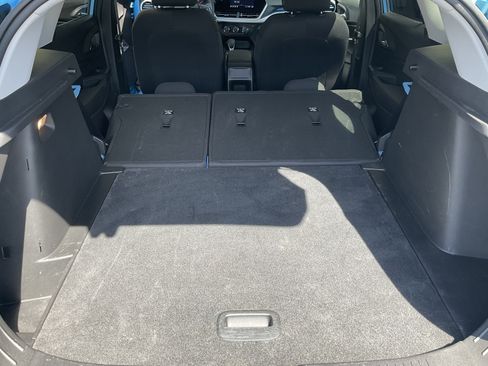 Used 2025 Chevrolet Trax LS FWD image 36