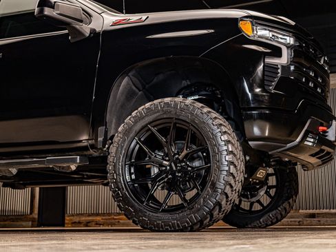 Used 2024 Chevrolet Silverado 1500 LT Trail Boss image 16