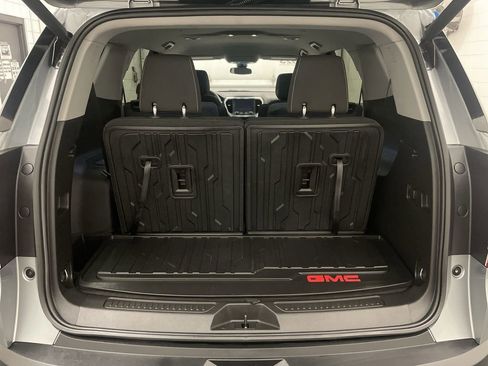 Used 2023 GMC Acadia SLE w/ Driver Convenience Package image 17