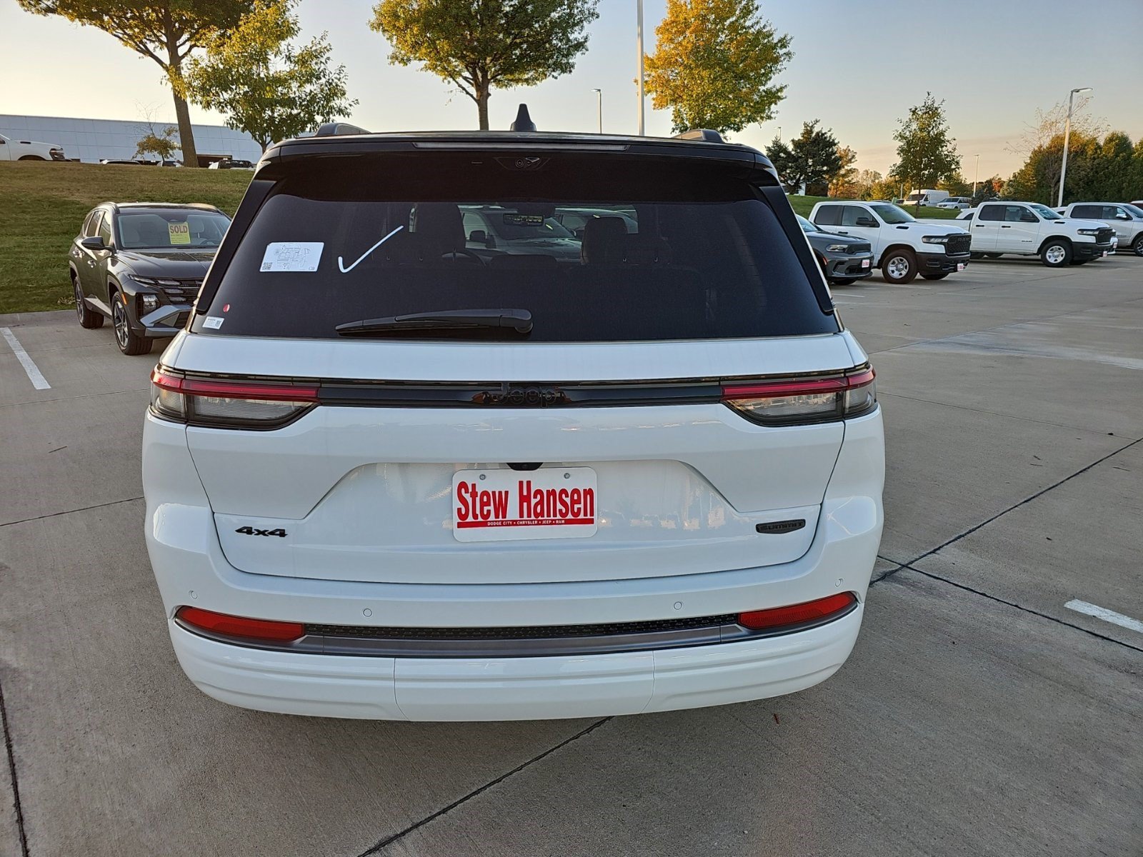 New 2027 Jeep Grand Cherokee Summit AWD/4WD image 5