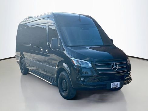 Used 2023 Mercedes-Benz Sprinter 2500 image 3