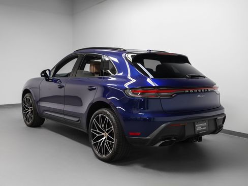 Certified 2024 Porsche Macan AWD/4WD image 3