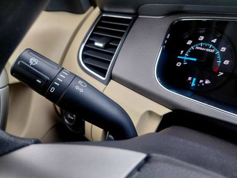 Used 2018 Ford Taurus SE FWD image 29