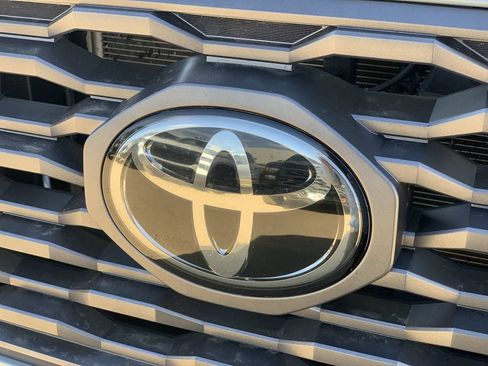 Used 2023 Toyota Tacoma TRD Sport AWD/4WD image 36