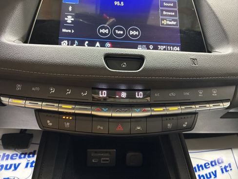 Used 2019 Cadillac XT4 Premium Luxury AWD/4WD image 21