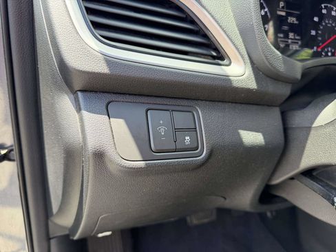 Used 2018 Hyundai Accent SE FWD image 24