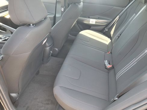 New 2025 Hyundai Elantra SEL image 14