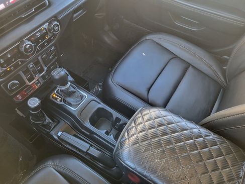 Used 2024 Jeep Wrangler Unlimited Rubicon 392 image 16