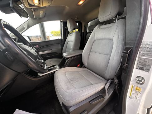 Used 2018 Chevrolet Colorado LT w/ Safety Package RWD image 10