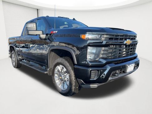 New 2026 Chevrolet Silverado 2500 Custom image 3
