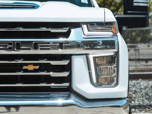 Used 2023 Chevrolet Silverado 2500 LTZ image 7