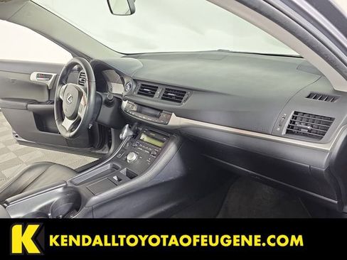 Used 2013 Lexus CT 200h image 17