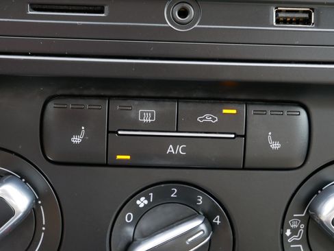 Used 2013 Volkswagen Jetta SE image 31