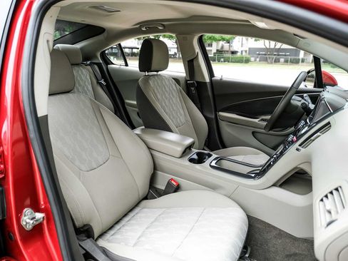 Used 2015 Chevrolet Volt w/ Enhanced Safety Package 1 FWD image 31