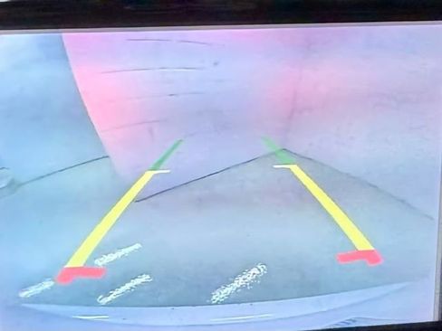 Used 2024 Chrysler Pacifica Touring-L image 18