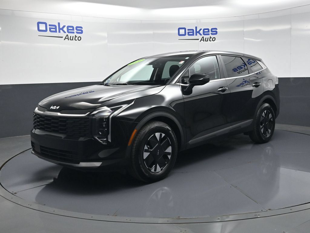 Certified 2026 Kia Sportage LX FWD image 3