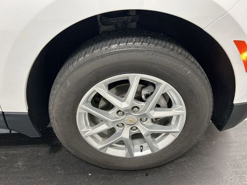 Used 2024 Chevrolet Equinox LT AWD/4WD image 8