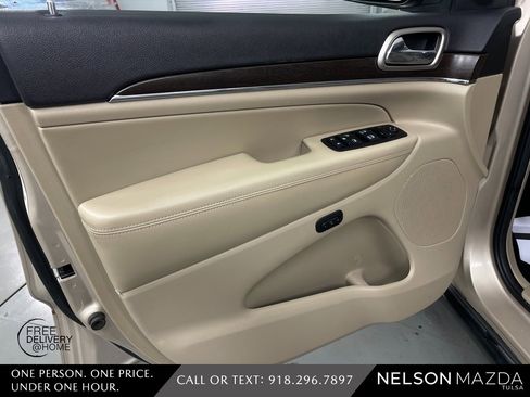 Used 2014 Jeep Grand Cherokee Limited w/ Luxury Group II image 21