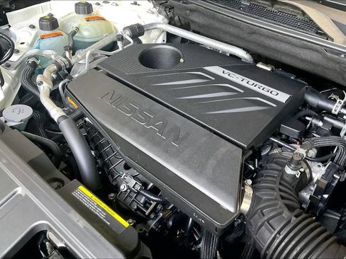 Used 2025 Nissan Rogue SV AWD/4WD image 28
