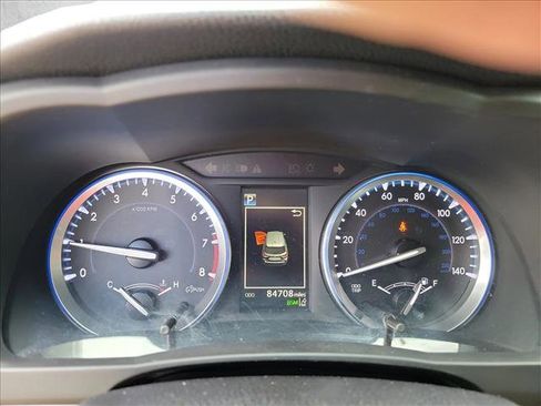 Used 2017 Toyota Highlander Limited image 18