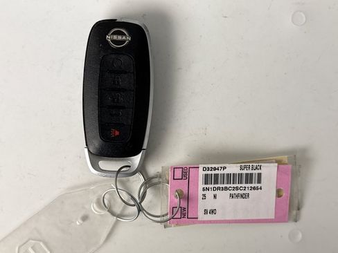 Used 2025 Nissan Pathfinder SV AWD/4WD image 21