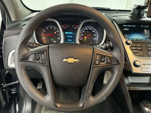 Used 2017 Chevrolet Equinox LS FWD image 11