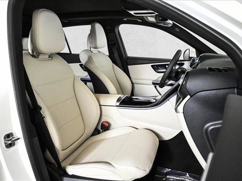 New 2026 Mercedes-Benz GLC 300 4MATIC image 23