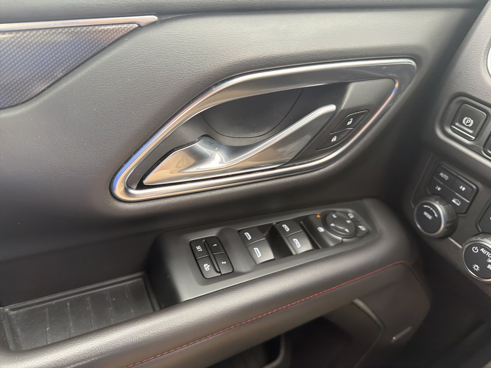 Used 2021 Chevrolet Tahoe RST AWD/4WD image 19