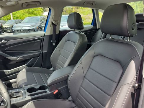 Used 2024 Volkswagen Jetta SE w/ Panoramic Sunroof Package FWD image 21