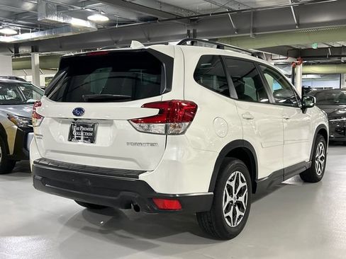 Used 2023 Subaru Forester Premium AWD/4WD image 2