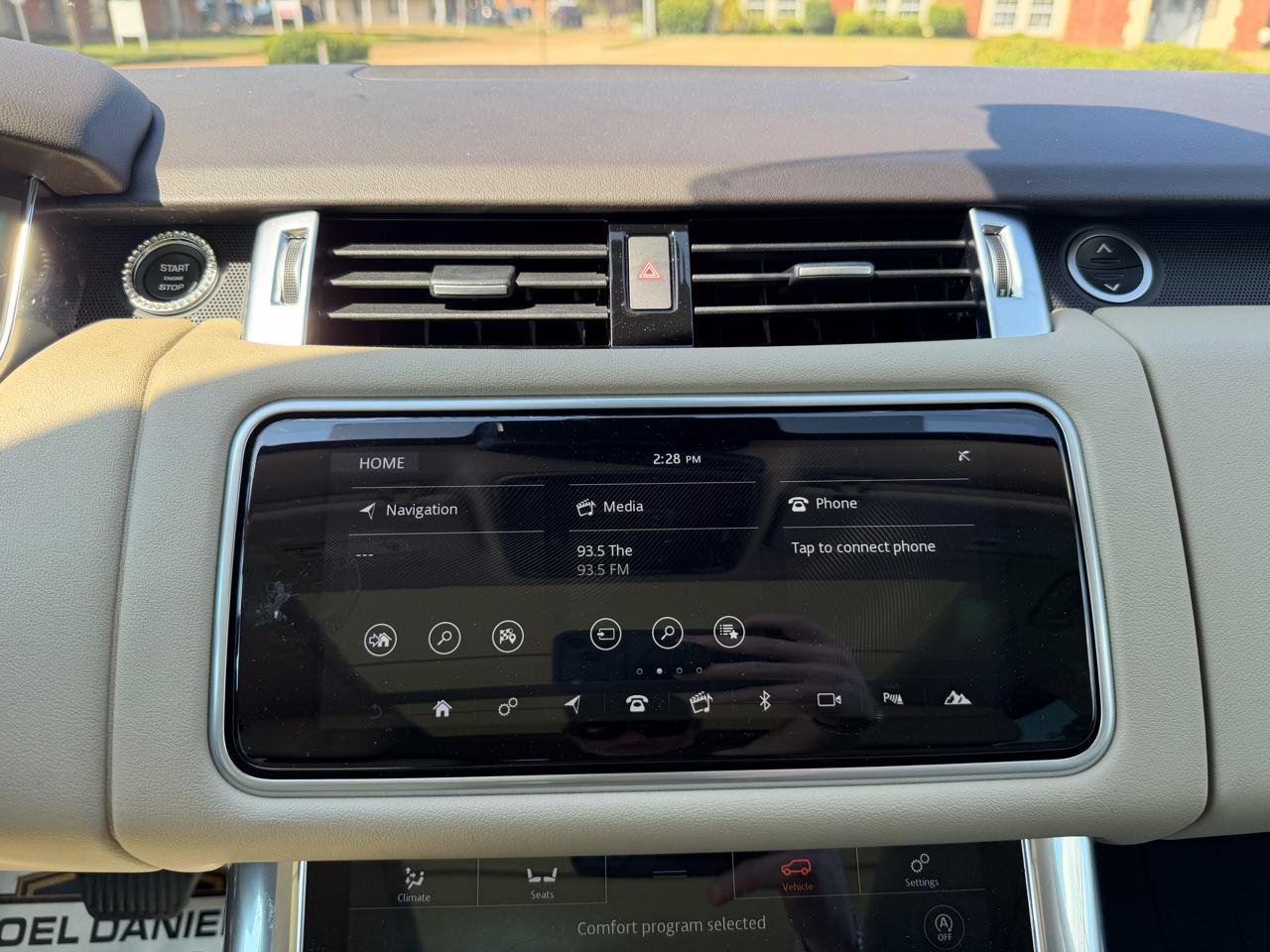 Used 2019 Land Rover Range Rover Sport HSE AWD/4WD image 23
