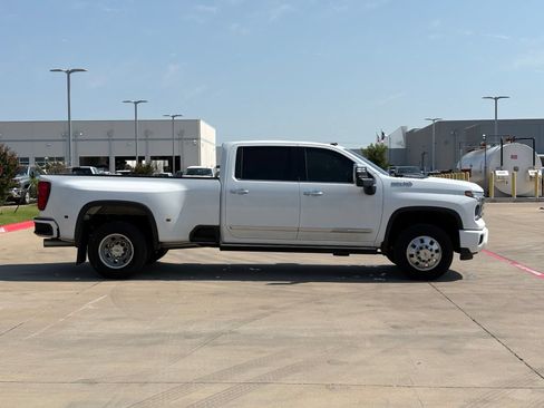 Used 2026 Chevrolet Silverado 3500 High Country w/ Technology Package AWD/4WD image 8