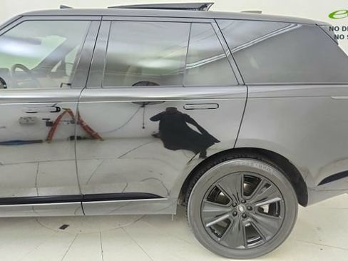 Used 2024 Land Rover Range Rover SE AWD/4WD image 10
