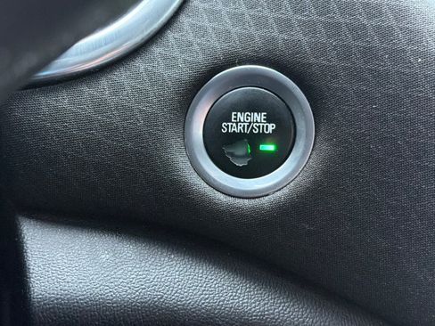 Used 2018 Chevrolet Malibu LT image 18