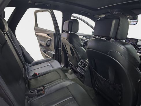 Used 2018 Audi SQ5 Prestige w/ Prestige Package image 13