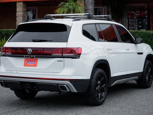Used 2025 Volkswagen Atlas Peak Edition SE AWD/4WD image 11