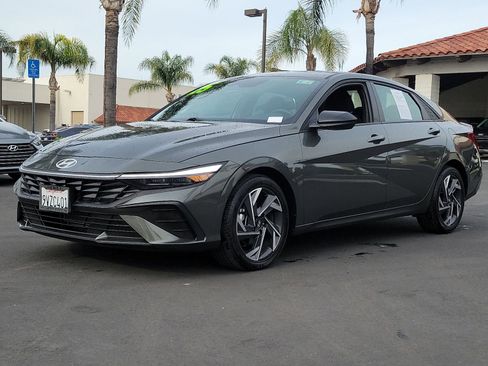 Certified 2025 Hyundai Elantra Sport image 5