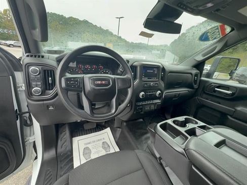 Used 2024 GMC Sierra 3500 Pro AWD/4WD image 26