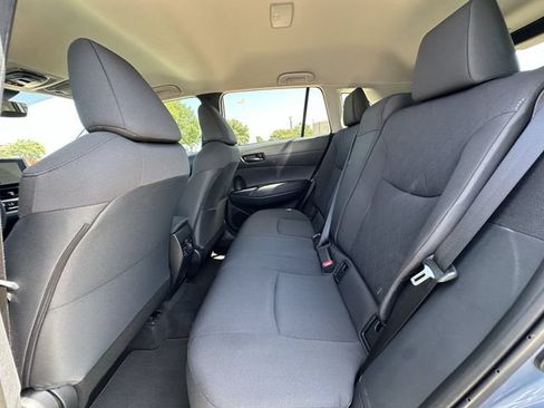 Used 2026 Toyota Corolla Cross LE FWD image 28
