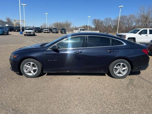 Used 2017 Chevrolet Malibu LS image 4