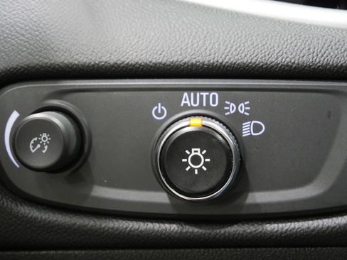 Used 2023 Chevrolet Malibu LT FWD image 13