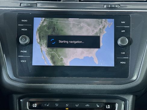 Used 2021 Volkswagen Tiguan SEL AWD/4WD image 21