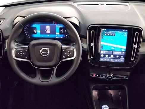 Certified 2026 Volvo XC40 B5 Plus AWD/4WD image 26